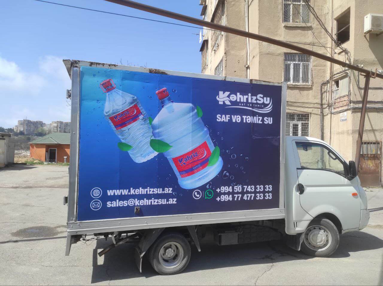 avtomobil üzərinə reklam